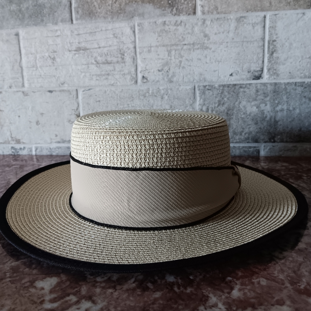 Straw Hats View 2